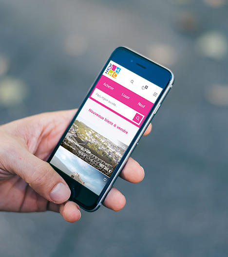Affichage sur smartphone du nouveau site internet de newimmo, agence immobilière au Luxembourg