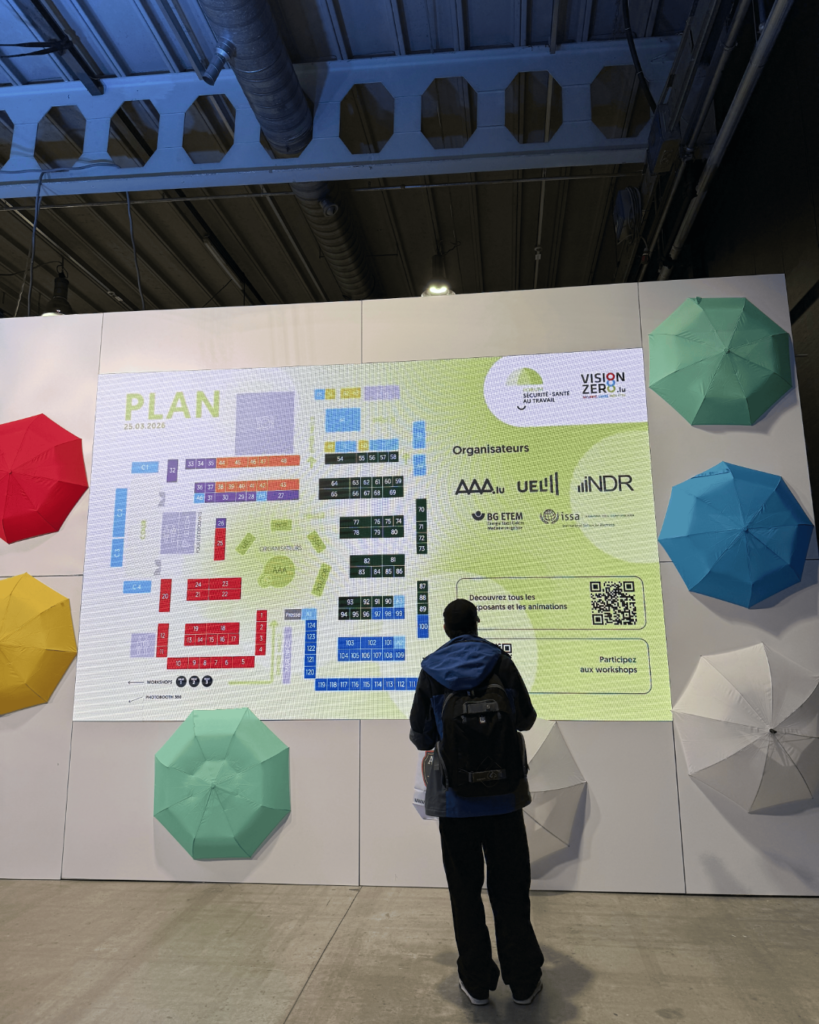 Plan interactif des stands et exposants du Forum Sécurité-Santé au Travail 2026 avec logos des organisateurs AAA, UEL et INDR.
