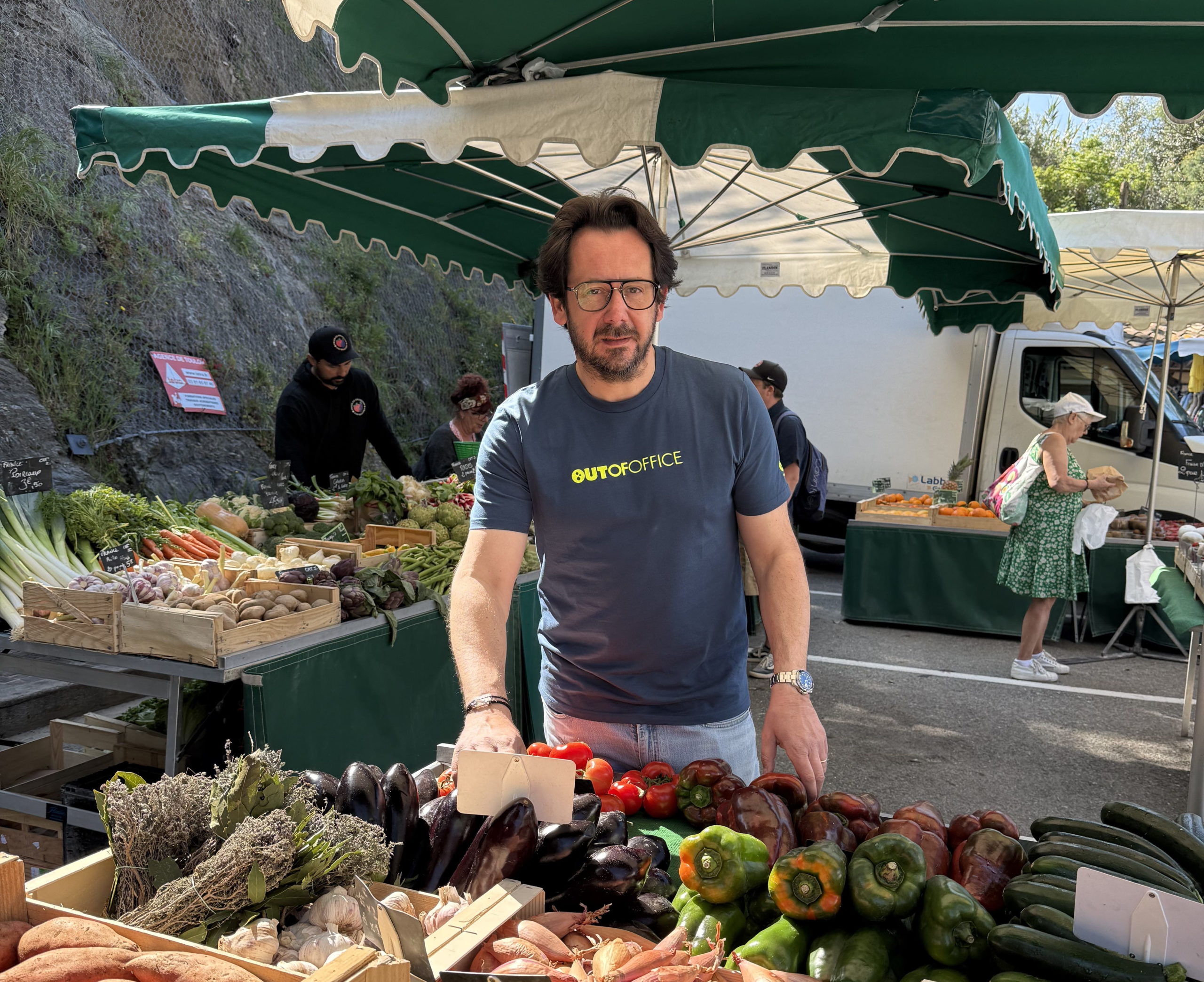 "Out Of Office" quand notre identité rencontre le textile - Photo
