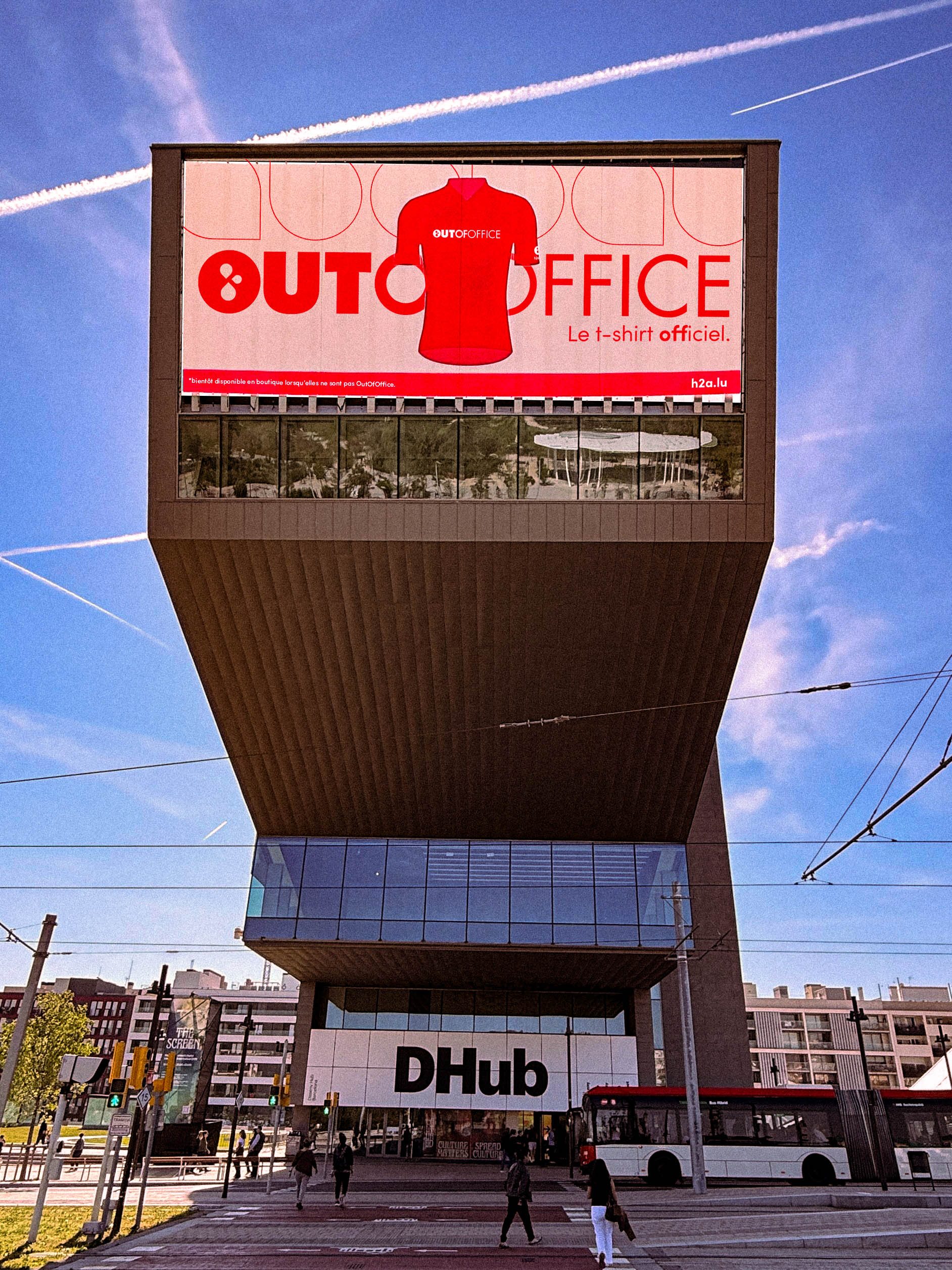 "Out Of Office" quand notre identité rencontre le textile - Photo