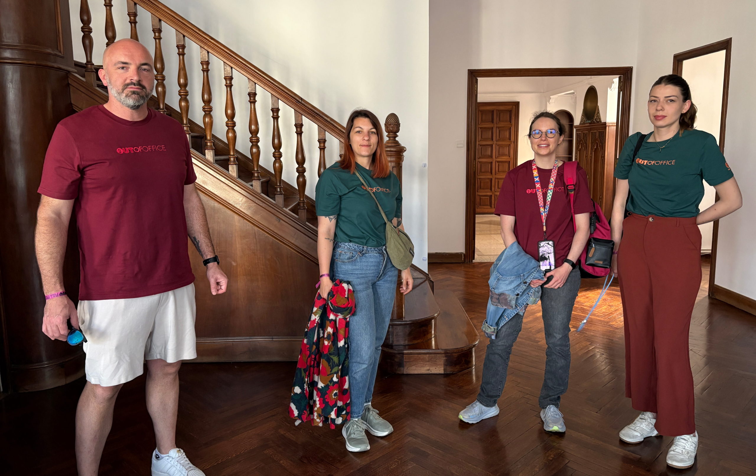"Out Of Office" quand notre identité rencontre le textile - Photo