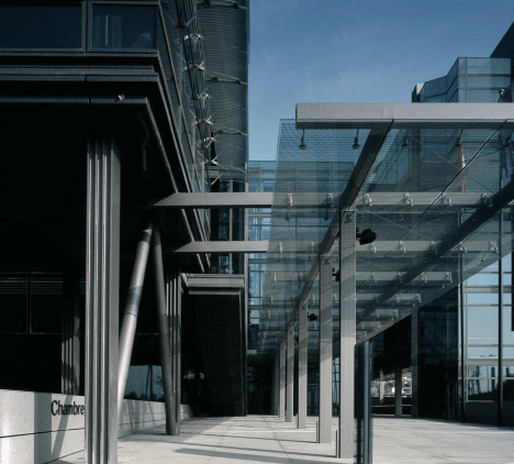 Architecture du bâtiment de la chambre de commerce.