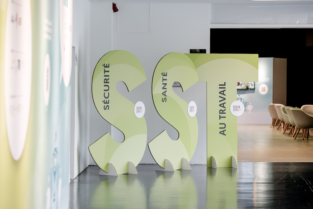 Signalétique et habillage au service du Forum de la Santé et de la Sécurité au Travail - Photo