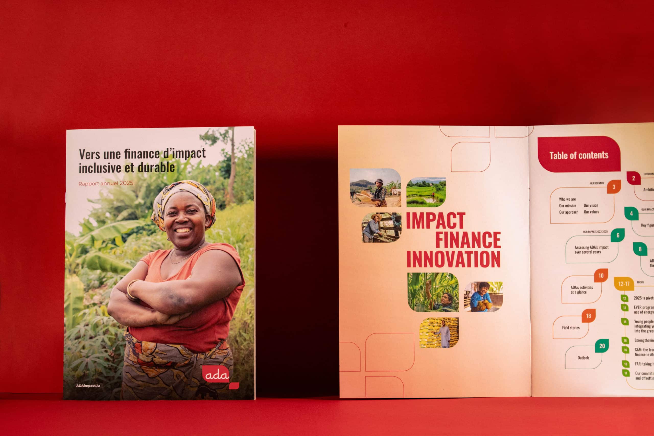 Brochures du rapport annuel 2025 de l'ONG ADA, présentant le sommaire et la couverture titrée Vers une finance d'impact inclusive et durable.